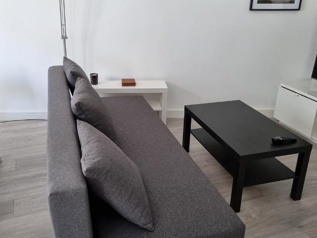 Art Apartment in Toledo by beBalmy