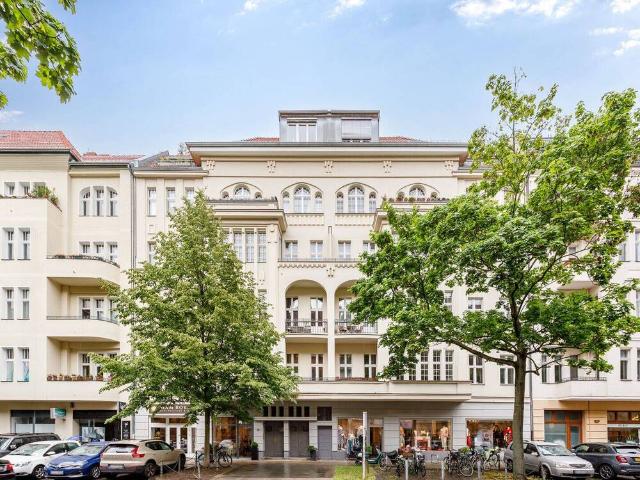 Art de Vivre Helle Altbauwohnung mit Balkon in fantastischer Lage Nähe Kurfürstendamm