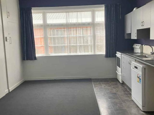Art deco with great space yet easy care