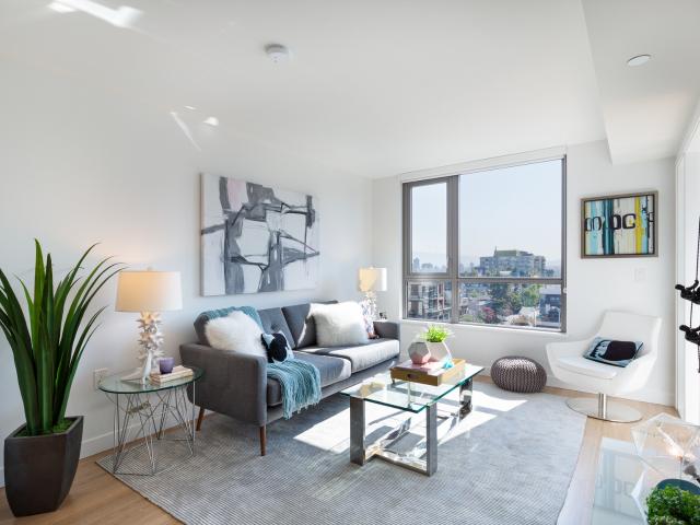 Art on 6th One Bedroom + Den [object Promise] for Rent