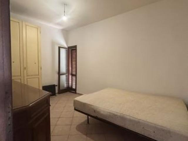 ARTENA BILOCALE CON CORTILE E POSTO AUTO