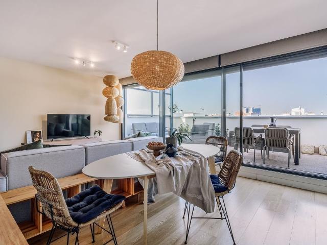 Artful 4 Bedroom Apartment with Two Terraces and Modern Workspace in Chamberi, Madrid Amsterdam Apartments for Rent