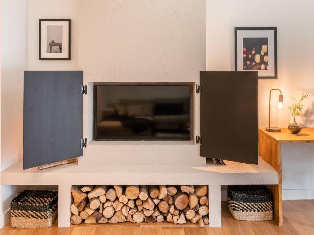 Artfully Designed 3 Bedroom Apartment in Salamanca with Unique Decor and Dedicated Workspace, Madrid Amsterdam Apartments for Rent