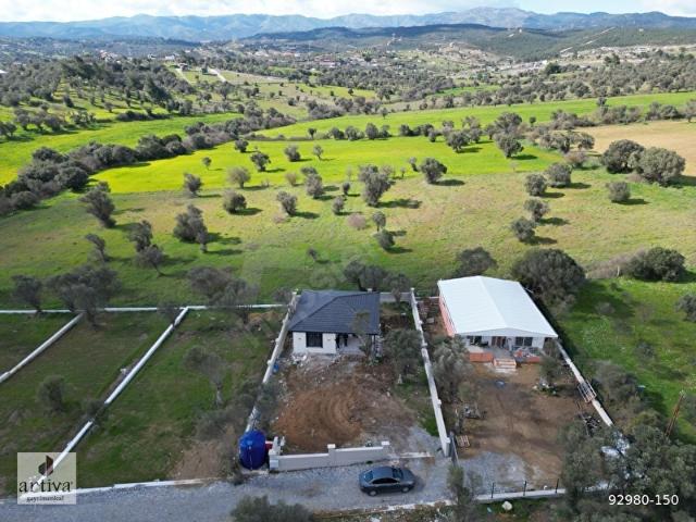 ARTİVA GAYRİMENKUL'DEN ÇAKALLARDA EVİ OLAN HİSSE TAPU TARLA.