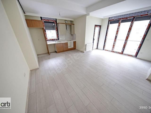 ARTI'dan Altayçeşme'de Bağdat Caddesi Üzerinde Kiralık 2+1.
