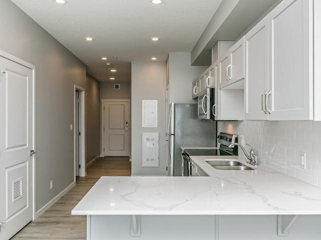 Artika Apartments 1 Bedroom Apartment for Rent at 11220 103 Ave Nw, Edmonton, AB T5K 0S1 Oliver