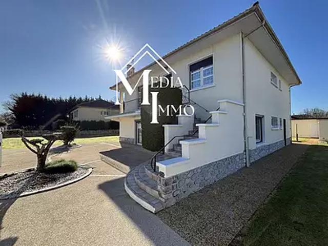 Artix 64170 Achat / Vente maison 8 pièces t8 au dernier étage terrasse