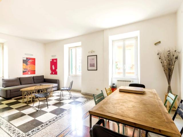 Artsy 2 Bedroom with Balcony Cribmed