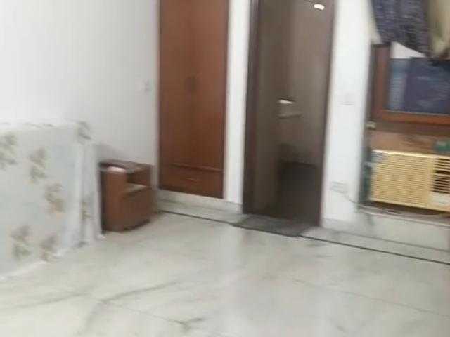 Arun Vihar Sector 37 3 Bedroom 1650 Sq. Ft. Apartment in Sector 37 Noida Listing ID: #10009