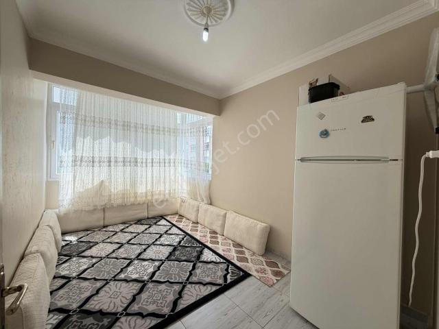 Arve'den Cumhuriyet Mh.'de Bakımlı Temiz 3+1 Satılık Daire