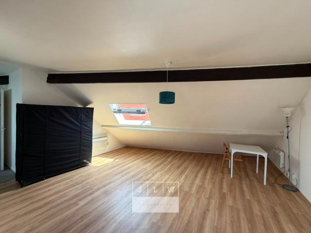 ARXW LL152 Appartement Studio meublé cave + parking