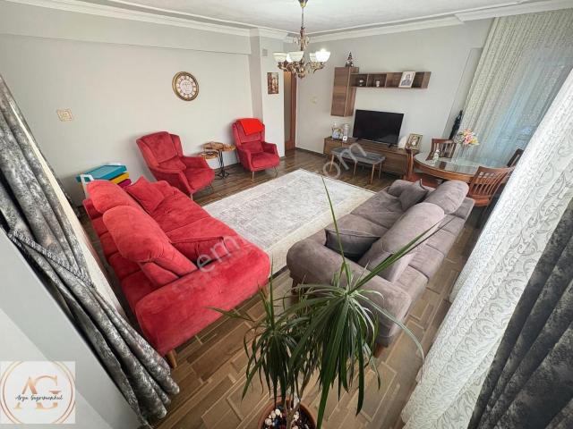 Arya'dan Doktorlar Sitesi Yakını, Plaja Yakın 2+1 Satılık Daire