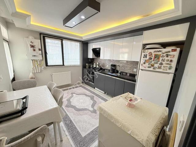 Arzu Emlak'tan Gazi Mah Tek Daire Üzeri 3+1 160m2 Daire