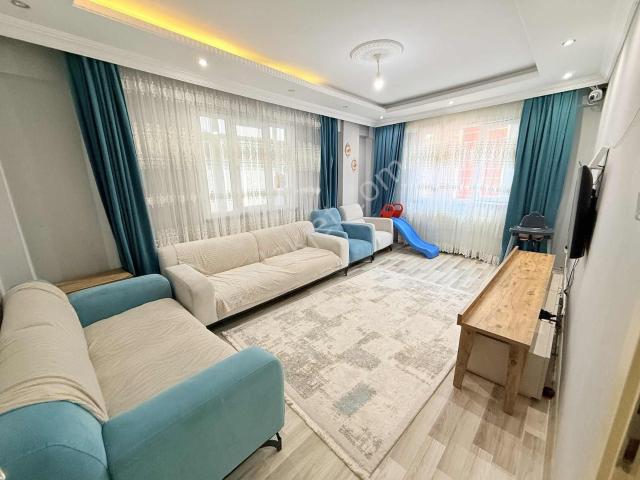 Arzu Emlak'tan Satılık 2+1 90 M2 Balkonlu Ara Kat Daire