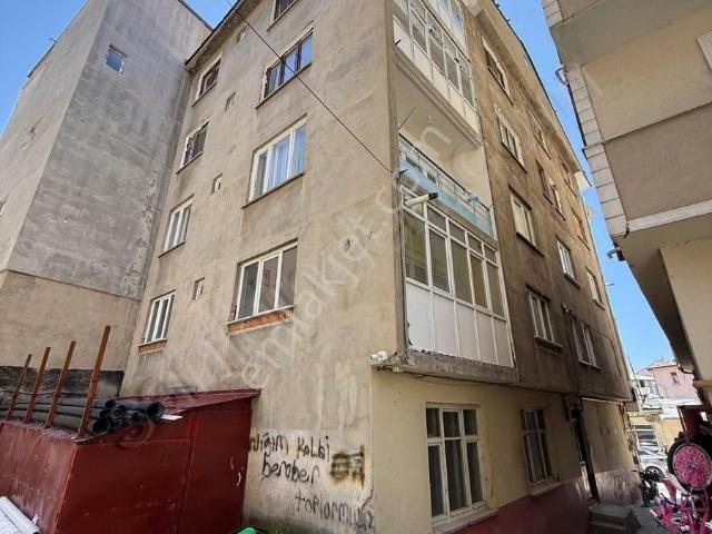 Arz Emlaktan Bayburt Saat Kulede Acil Satılık Ev
