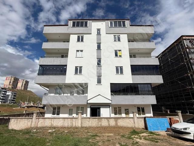 Arz Emlaktan Kiralık 2+1 Daire Eski Hastane Bölgesi