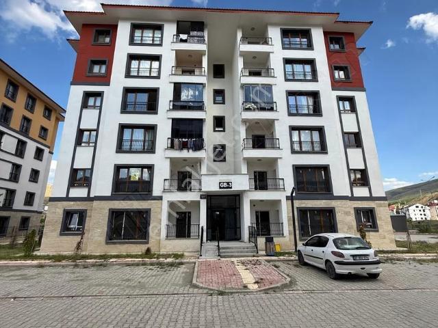 Arz'dan Kiralık 3+1 Daire Gençosman Toki Merkezde