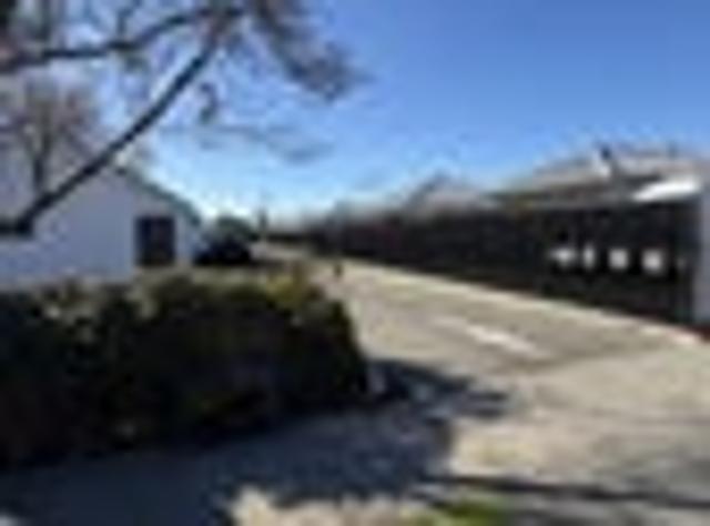 Awapuni, 2 bedrooms, $400 pw
