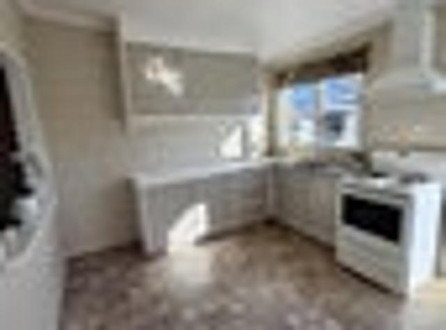 Awapuni, 2 bedrooms, $395 pw