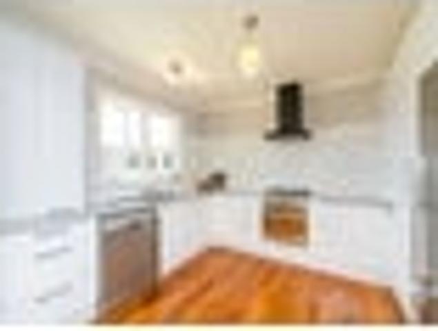 Awapuni, 3 bedrooms, $700 pw