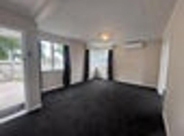 Awapuni, 4 bedrooms, $580 pw