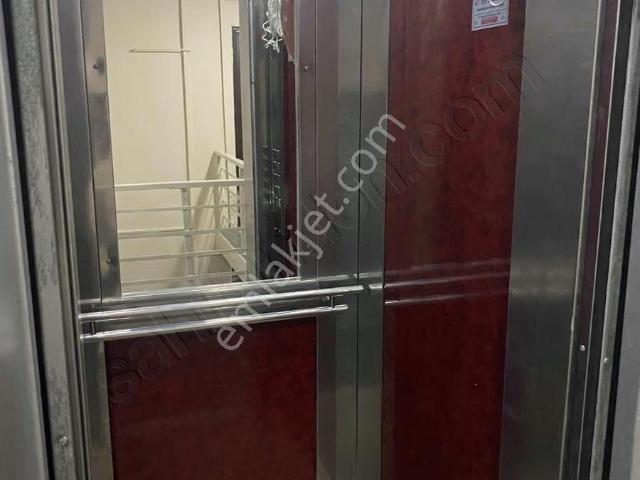 Aw'den 2+1 K.mutfak Asansörlü Doğalgazlı Merkezde Kiralık