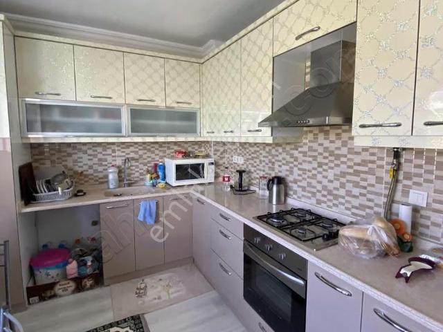 Aw'den Cadde Üzeri Ebeveyn Banyolu 2+1 Doğalgazlı 100m2