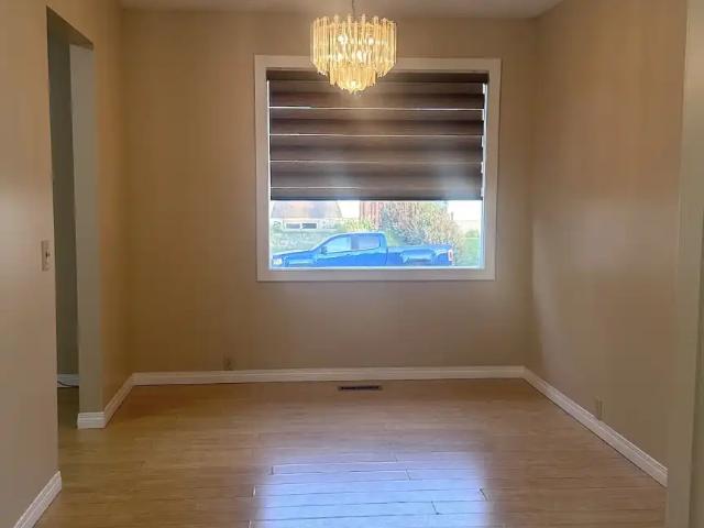 Awesome 3 BR main level, 1.5 baths, Marlborough, very quiet, Huge Parking
