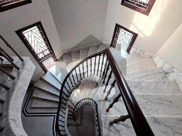 Awesome/WELL MAINTAINED WEST OPEN Double Sorey Bungalow At 1000 Sq Yard Vvip Location Gulshan e Iqbal Block 7