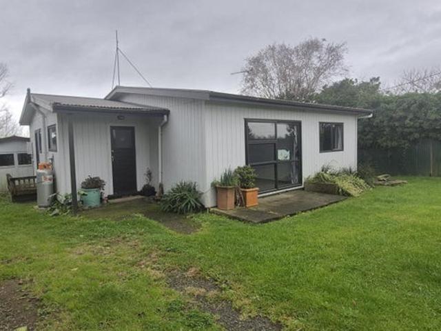 awhitu, 2 bedrooms