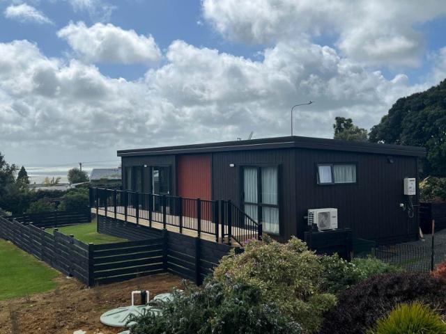 awhitu, 2 bedrooms
