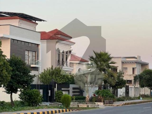 Awt 10 marla house e2 prime location very beautiful house awt phase 2