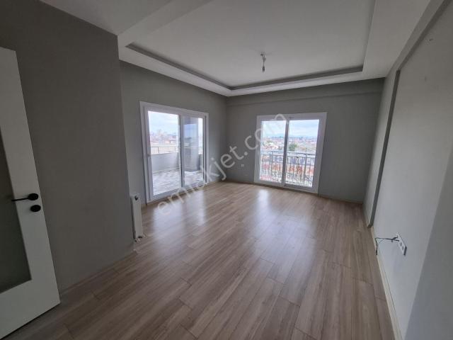 Atıcı'dan Kozan Yolu Üzerinde İskanlı Kombili 3+1 Kiralık