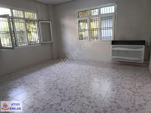 Atıcı'dan Mehmet Akifte 3+1 Doğalgaz Sobalı Müstakil Kiralık