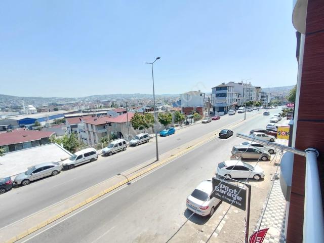 Atataürk Caddesinde 3+1 Arakat / Asansörlü / 8 Yaşında