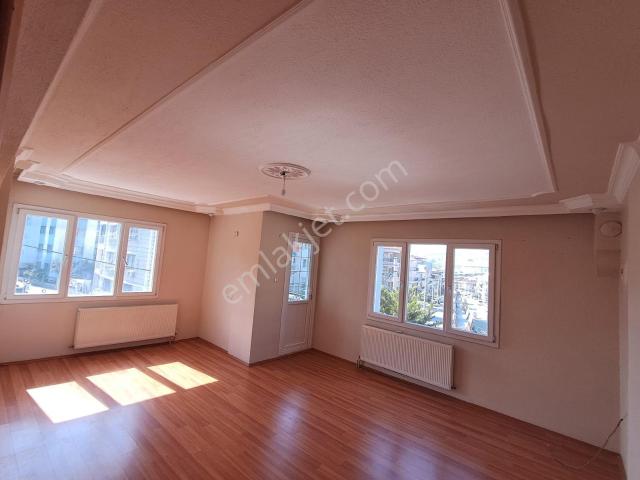 Bornova Atatürk Mah. Kiralık 3+1 Geniş Daire