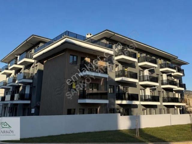 Atatürk Mahallesi Havuzlu Sitede Kiralık 1+1 Daire