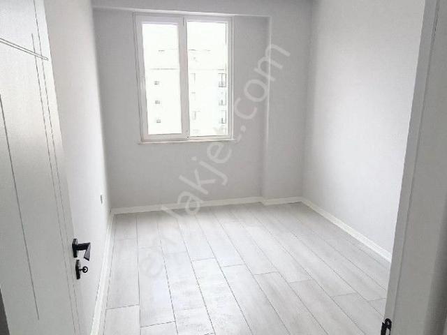 Atatürk Mahallesi Merkezî Konumda 1+1 Sıfır Kiralık Daire