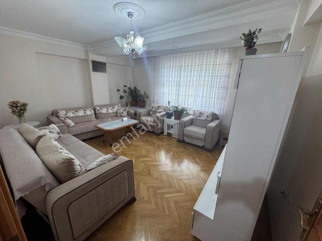 Atatürk Mahallesi Salı Pazarında 2+1 Krediye Uygun 110m² 1.kat