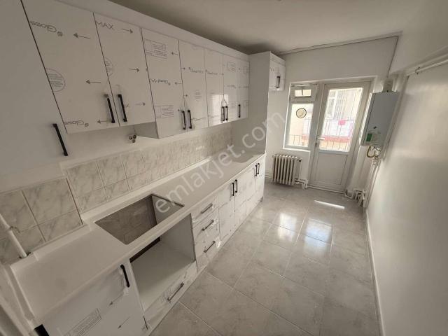 Atatürk Mh Can Sitesi Kök Tapu Ara Kat Salon B.siz
