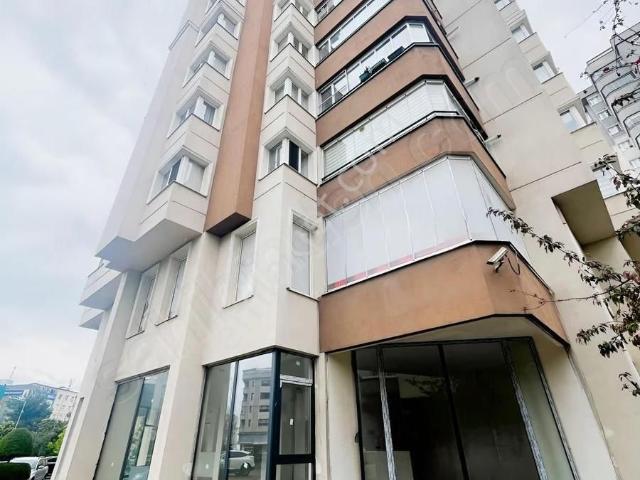 Atatürk Bulvarına Cephe 280 M2 Kiralık İş Yeri