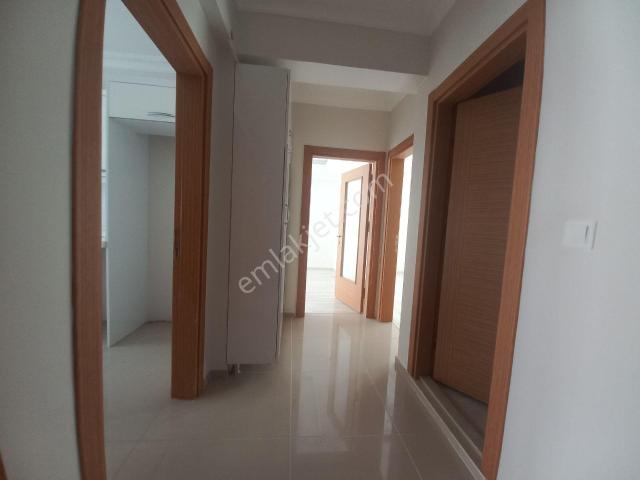 Atatürk Bulvarında Yeni Binada Kiralık 2+1 Daire