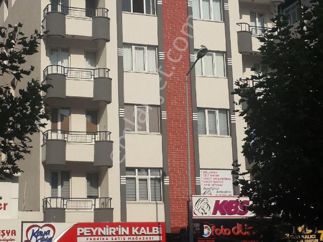 Atatürk Caddesinde Acil Satılık 3+1 Daire