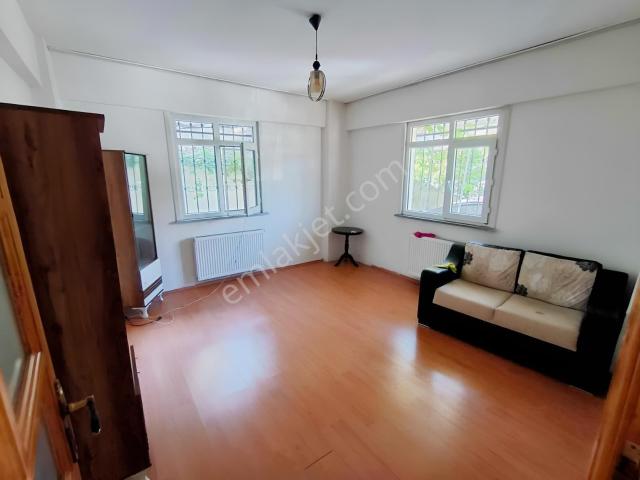 Atatürk Caddesinin Yanında Kiralık 2+1 Kiralık Yüksek Giriş