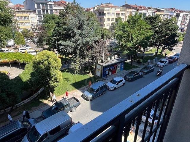 ATAY'dan Akşemsettin Tramvay Dur. Yanı Voila Rezidans'ta Sıfır 2+1 2. Kat 65.000 tl