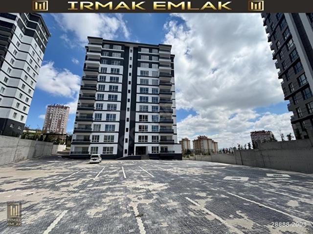 Atayurt Mahallesi Satılık Ara Katta 2+1 Daire