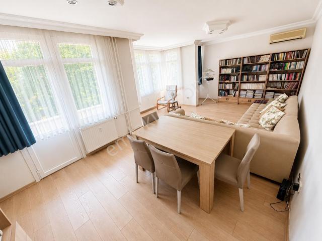 Ata 2 Sitesinde Çıkışa Yakın 145 M2 1. Kat 3+1 Köşe Daire