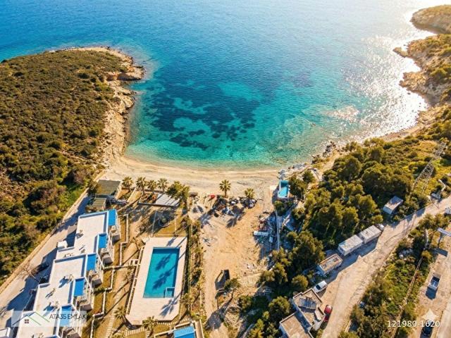 ATA 35 EMLAK FOÇA PORT DA DENİZ MANZARALI SIFIR EŞYALI DAİRE