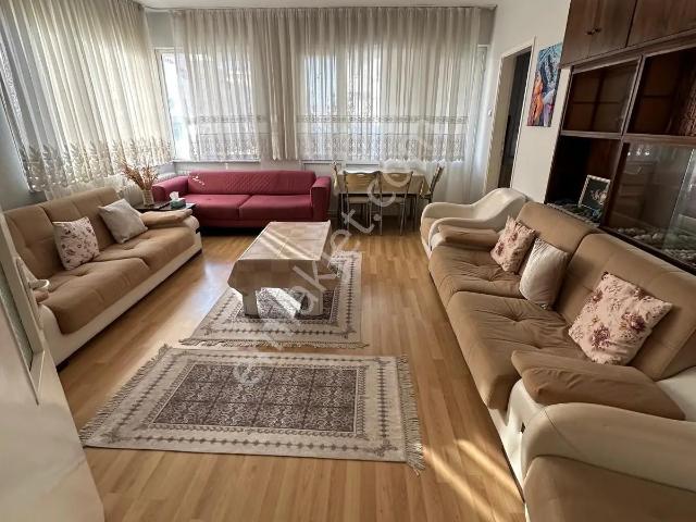 Ata Emlak'tan Fatih Caddesinde 3+1 Eşyalı Kiralık Daire