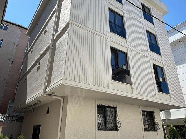 ATAŞEHİR KAYIŞDAĞI'NDA SATILIK MÜKEMMEL YATIRIMLIK BİNA